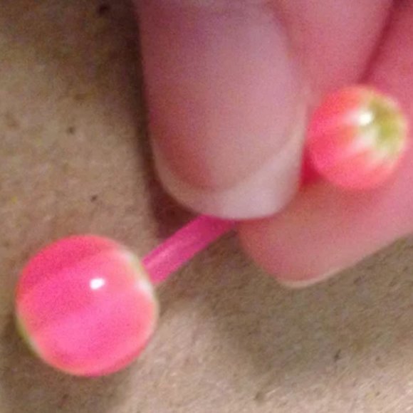14 Gauge Pink and Green Pot Leaf Belly Ring - Picture 3 of 3